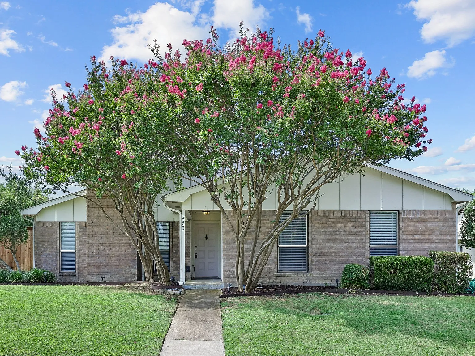 2604 Winding Creek Drive — Photo 1