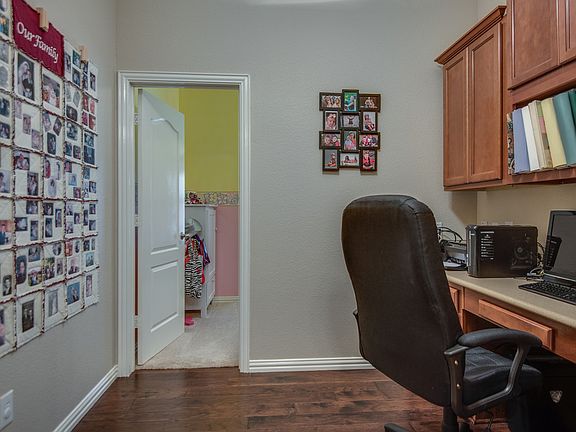 5th image of 4212 Plumbago Dr