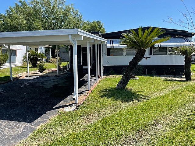 1st image of 521 Hawkins Cir