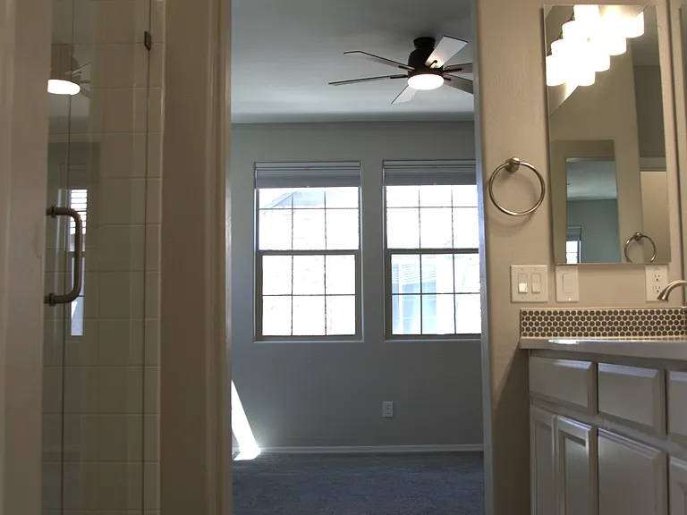 1676 E Hampton Ln — Photo 17
