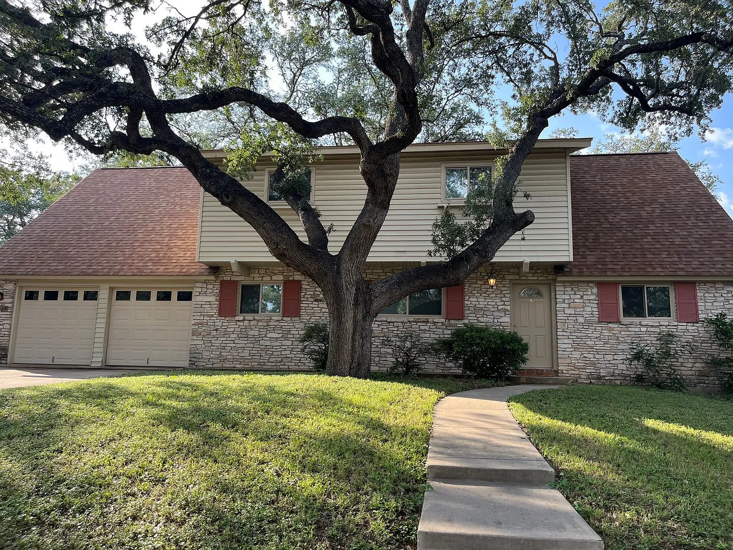4 Bedroom - North Central - Harmony Hills — Photo 1