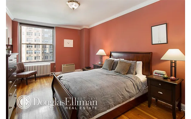 Rented by Douglas Elliman | media 26
