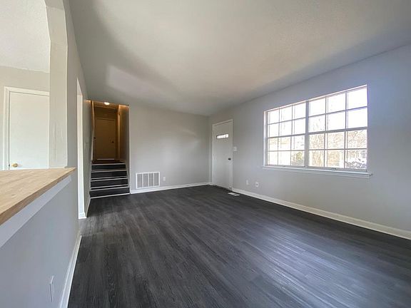 4th image of 6233 Canoe Ln