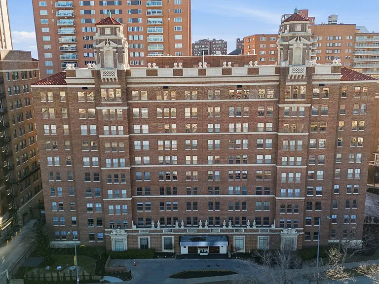 The Majestic on the Plaza — Photo 84
