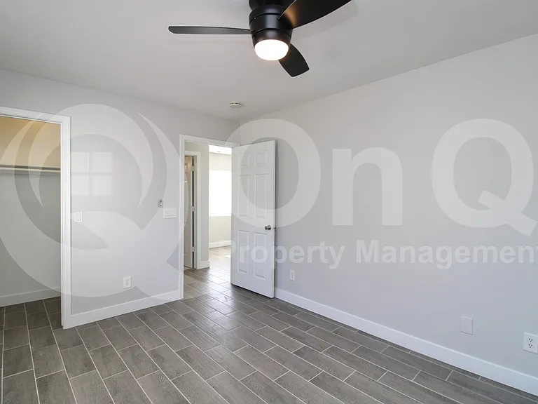 2153 W Morten Ave #2 — Photo 6