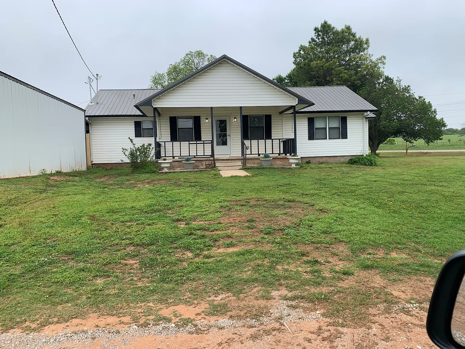 3 bed, 1900 sqft, $2,000 — Photo 1