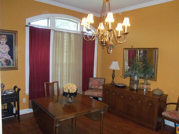 4th image of 209 River Oaks Dr