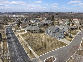 11 Arboredge Way, Fitchburg, WI 53711