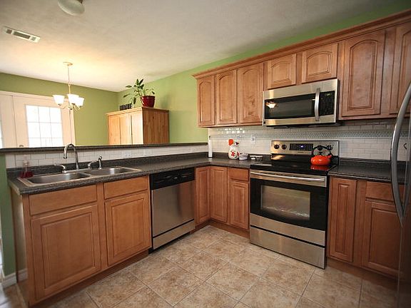 2nd image of 6615 Palace Dr