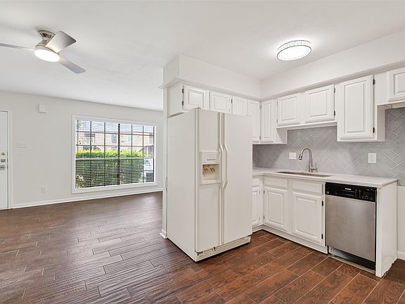 5th image of 1311 Antoine Dr APT 159