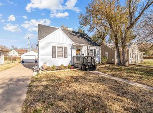 135 E Kirwin Ave, Salina, KS 67401