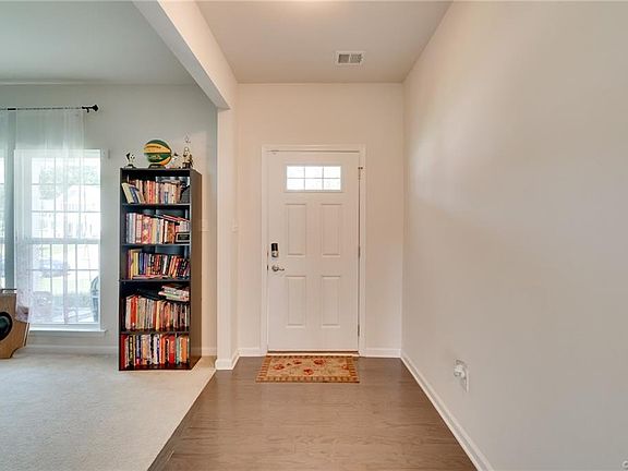 5th image of 10400 Eagle Ct