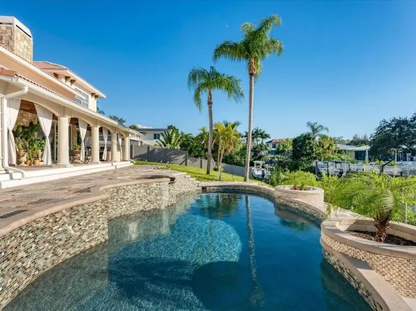 7300 Cove Ter, Sarasota, FL 34231