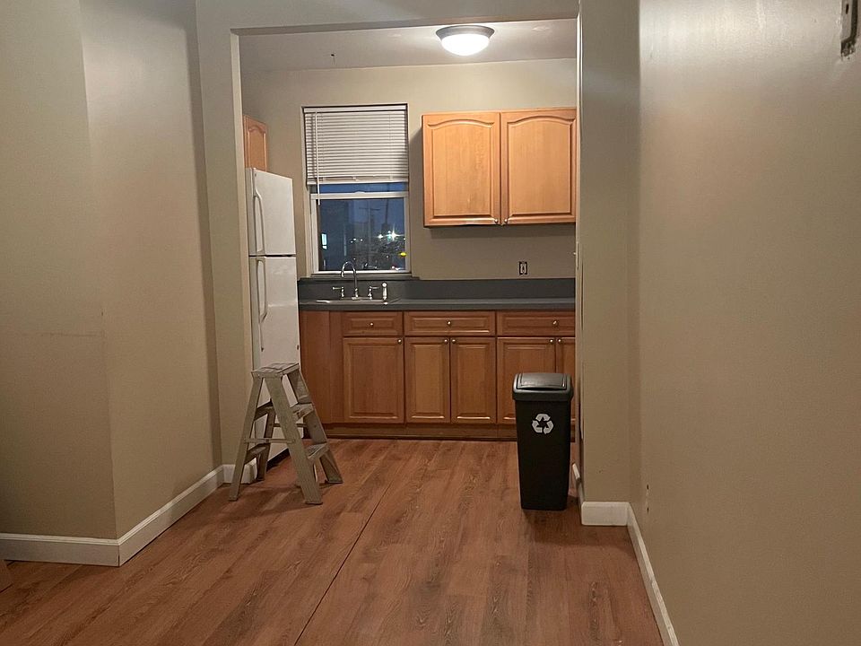 1st image of 2750 Gifford Ave #2