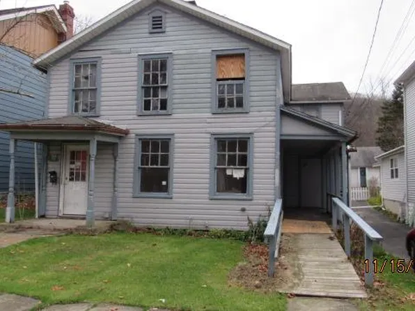 619 Elk St, Franklin, PA 16323