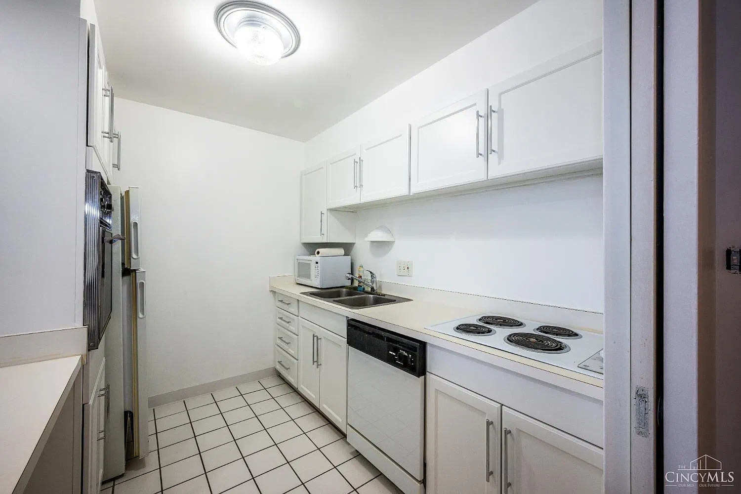 2 bed, 1.5 bath, 990 sqft, $1,400 — Photo 2