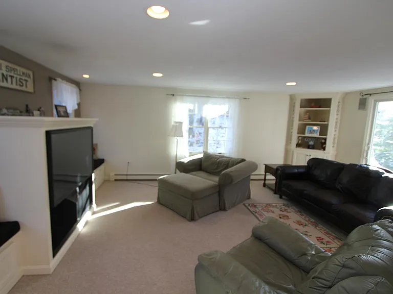 18 Great Hill Rd — Photo 9