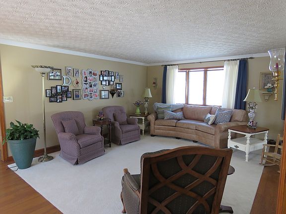 5th image of 6 Meadow Dr