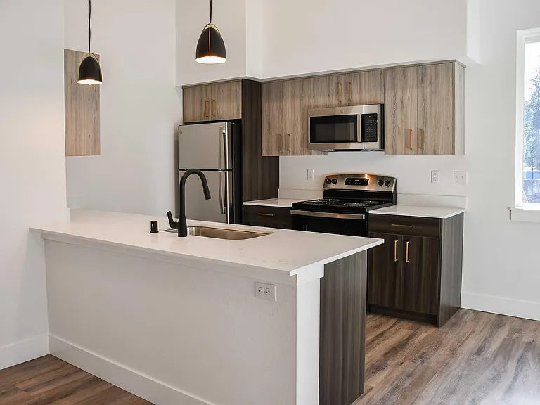 Lakeview Apartments — Photo 22