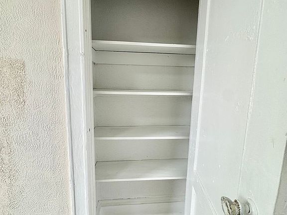5th image of 5040 Walnut St #2R