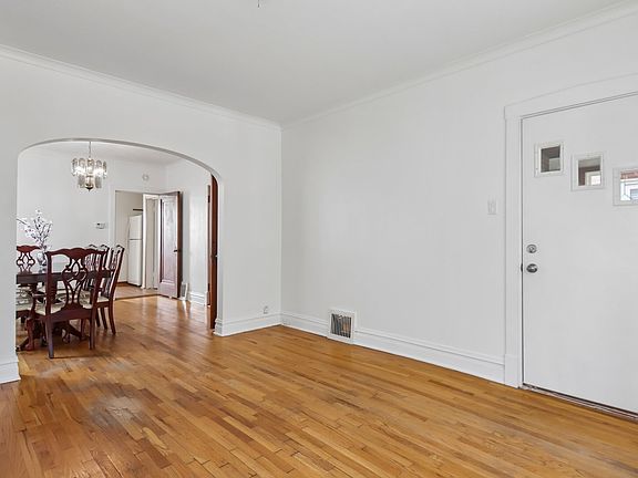 3rd image of 2636 N Neva Ave