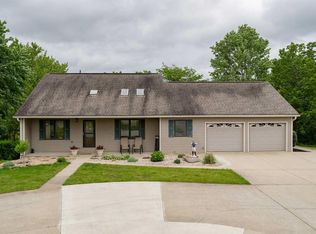 1020 Falmouth St, Williamstown, KY 41097