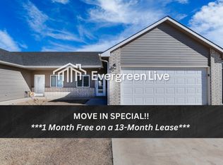 114 E Santa Fe Cir, Mulvane, KS 67110