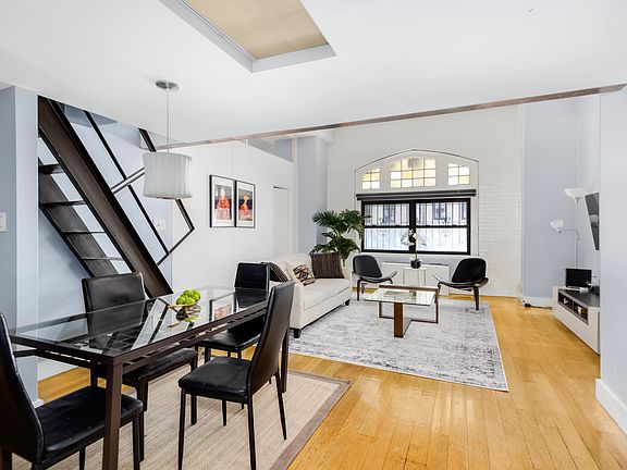 4th image of 235 E 49th St APT 1B