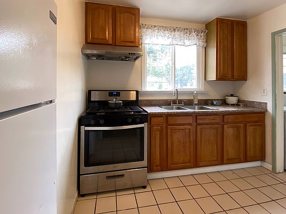 4th image of 1522 University Ave #1522