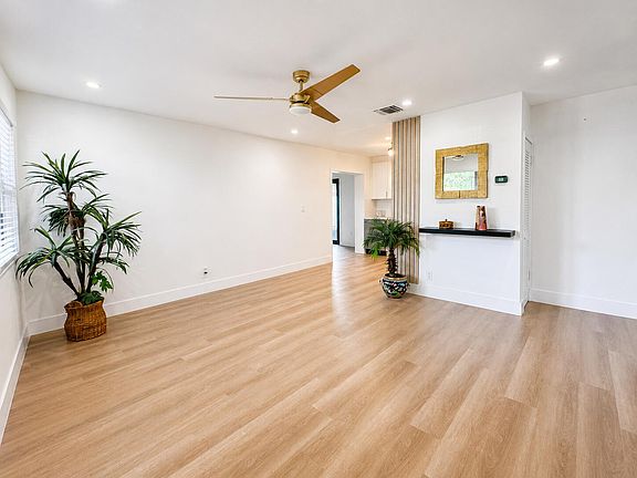 3rd image of 1673 NE 31st Street