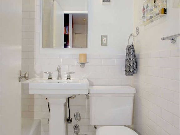 5th image of 221 W 21st St APT 3A