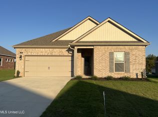 102 Powell Pl, Byhalia, MS 38611