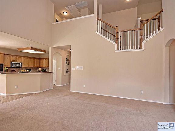 5th image of 2104 Speidel Dr