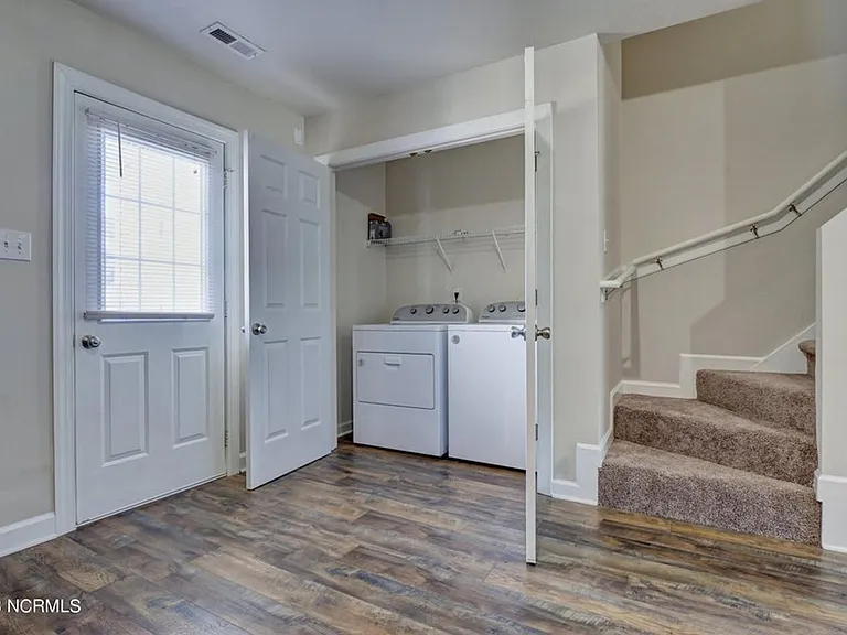 202 Bridgewood Dr — Photo 9
