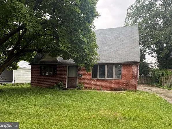 846 Bobwhite Ln, Secane, PA 19018