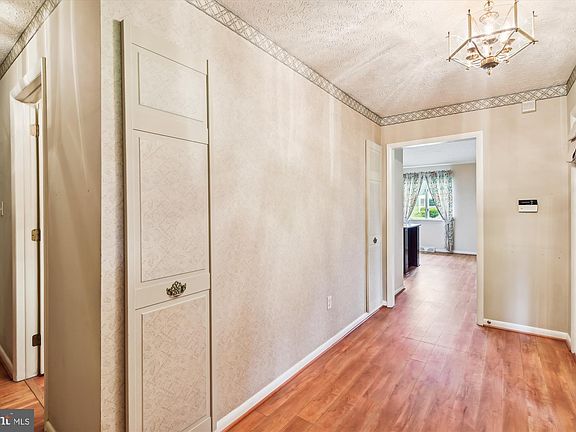 5th image of 2813 College View Dr