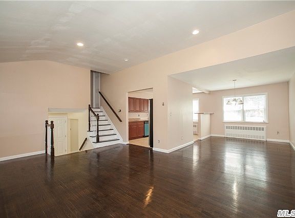 5th image of 288 Lawrence St