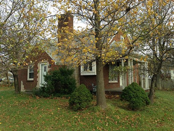 3rd image of 412 Chicago Dr