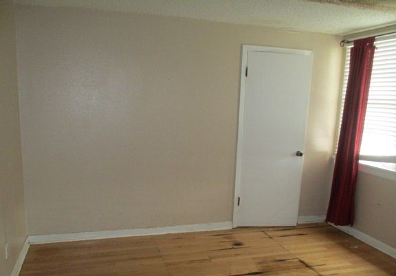 5th image of 805 Manson Ave