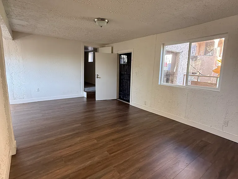 3624 Dwiggins St #3624 — Photo 4