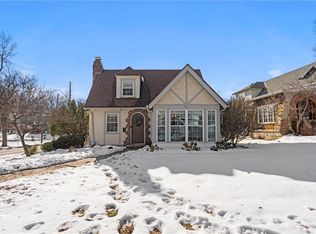 321 E Winthrope Rd, Kansas City, MO 64113