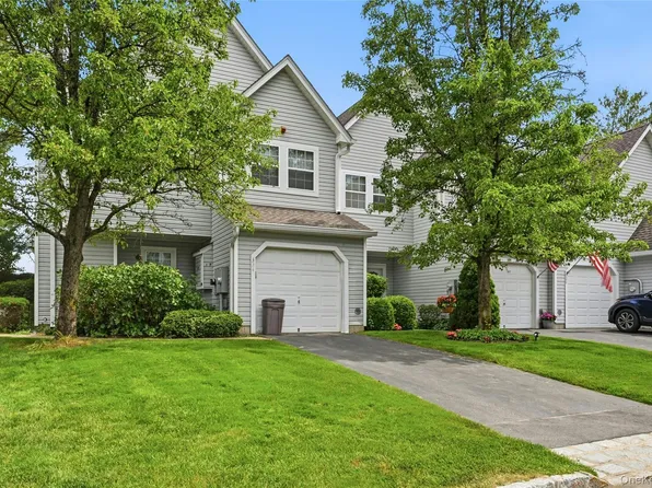 323 Erik Drive, East Setauket, NY 11733