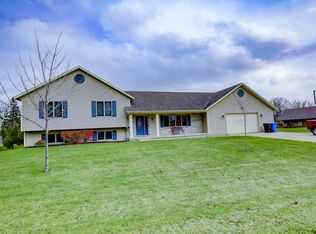 6100 Danielle Rd, Deforest, WI 53532