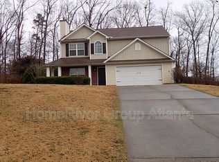 1448 Solomon Dr, Winder, GA 30680
