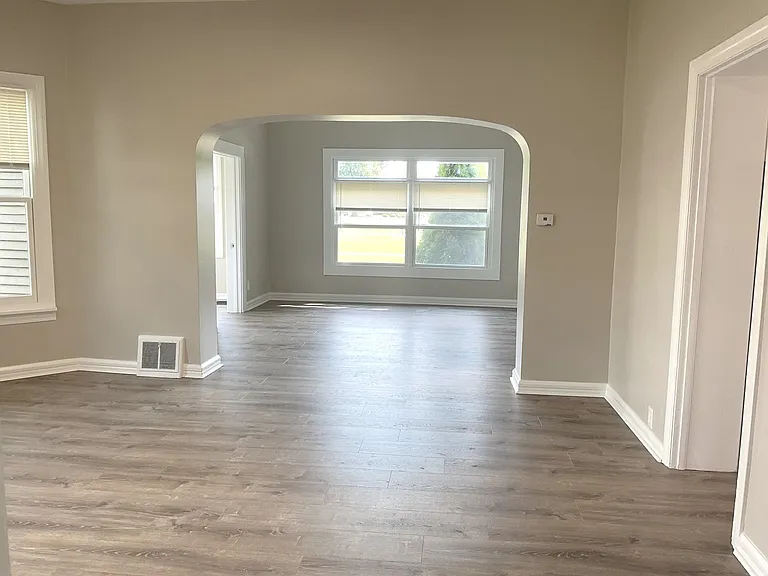 451 W New York St #1 — Photo 3