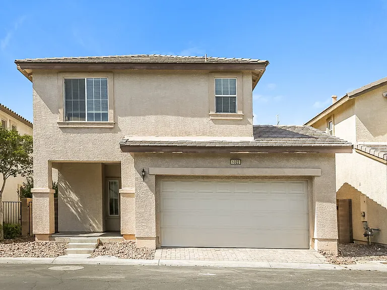 1022 Shades End Ave — Photo 1