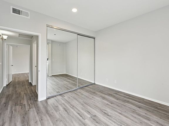 5th image of 845 S Kingsley Dr APT 304