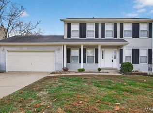 1055 Treeshade Dr, Saint Peters, MO 63376