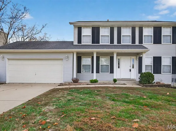 1055 Treeshade Dr, Saint Peters, MO 63376