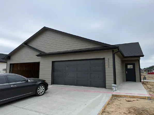9500/9502 E Wassall Ct, Wichita, KS 67210